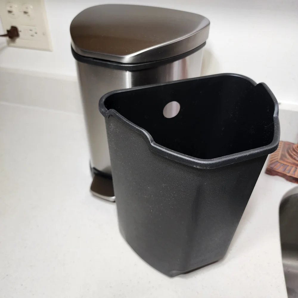 Stainless Steel Trash Can with Pedal. Receptable With Lid. New No Tags - Picture 6 of 13